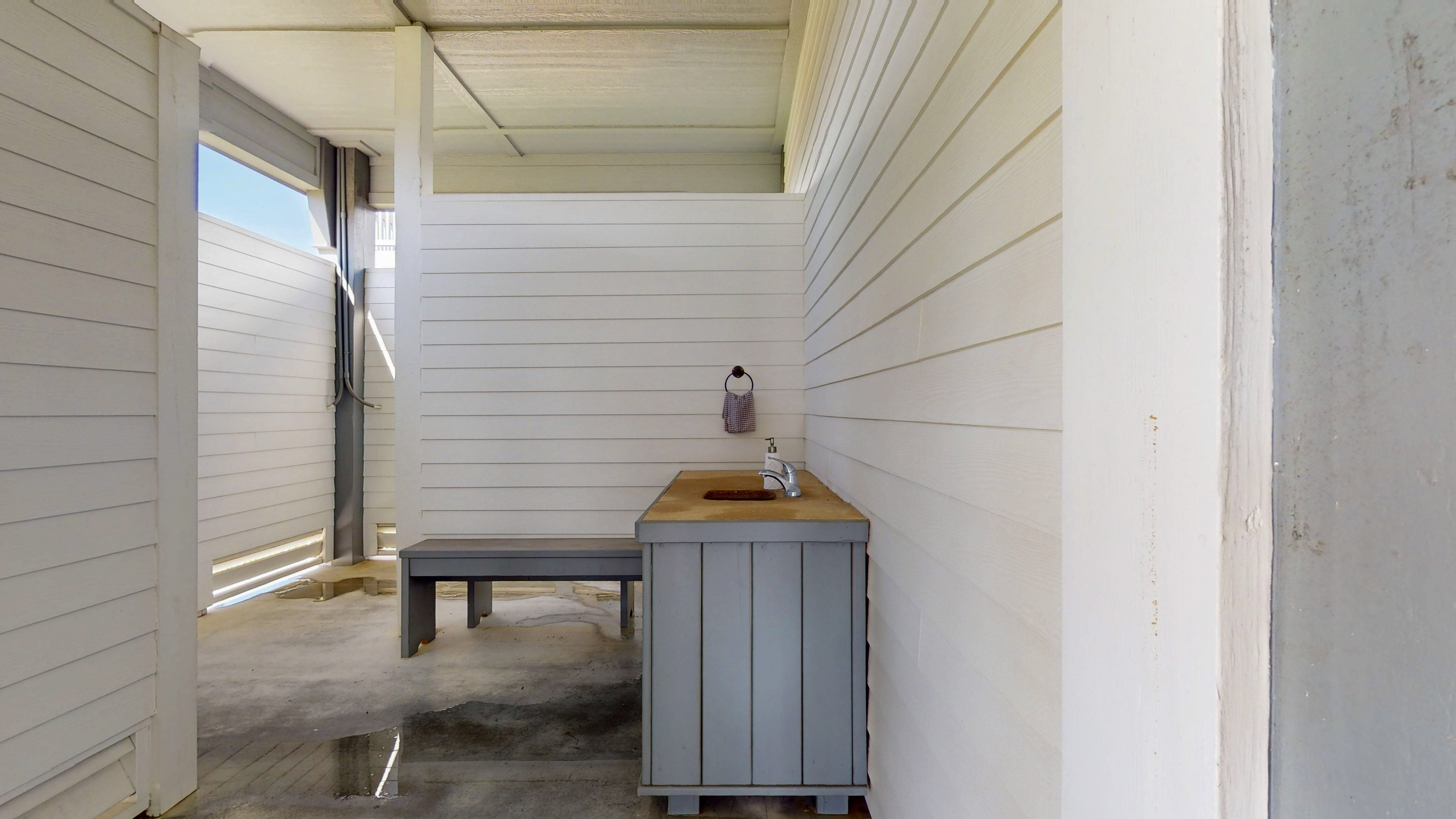 The Rowdy Pelican | Photo 4