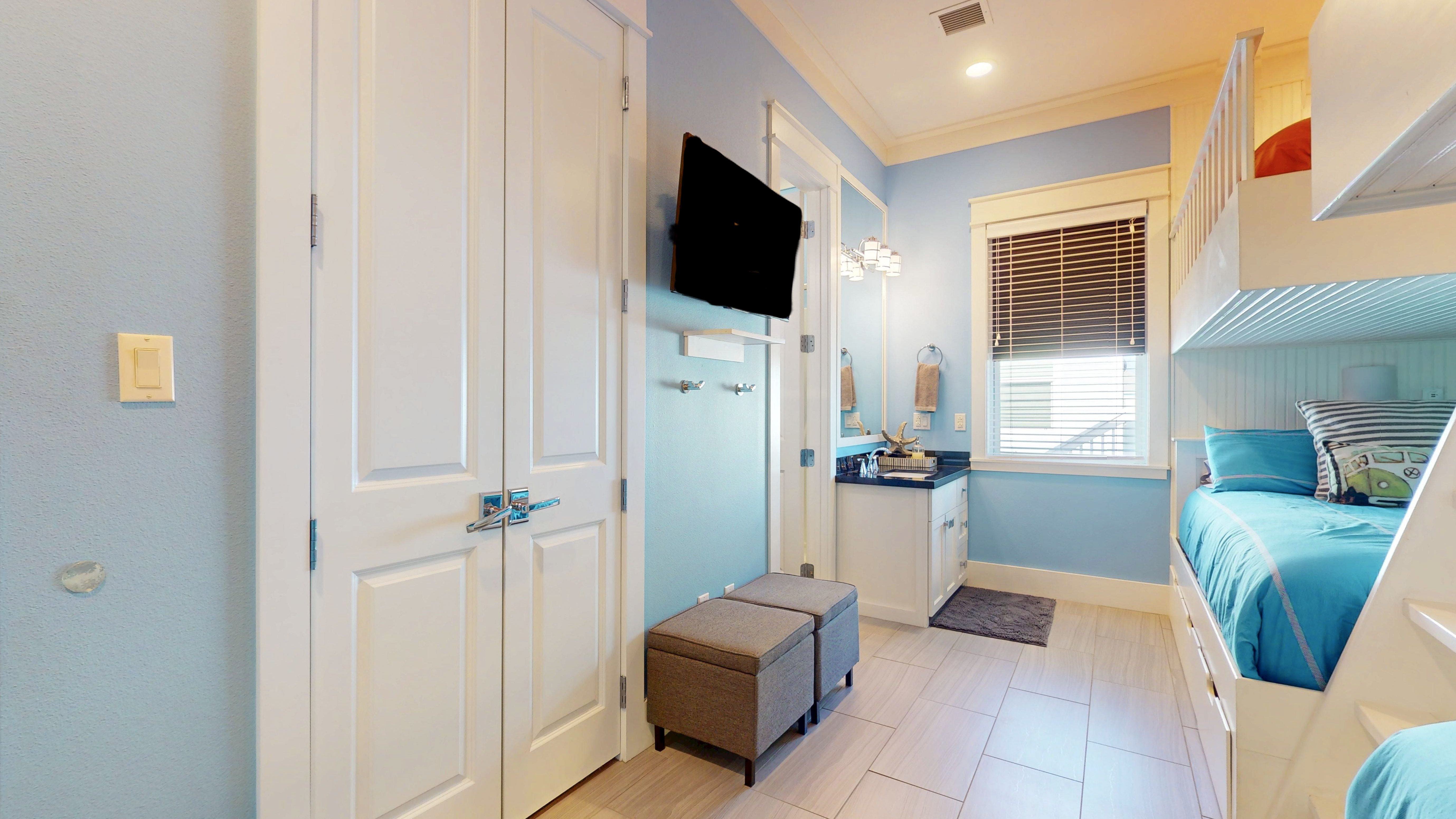 The Rowdy Pelican | Photo 17