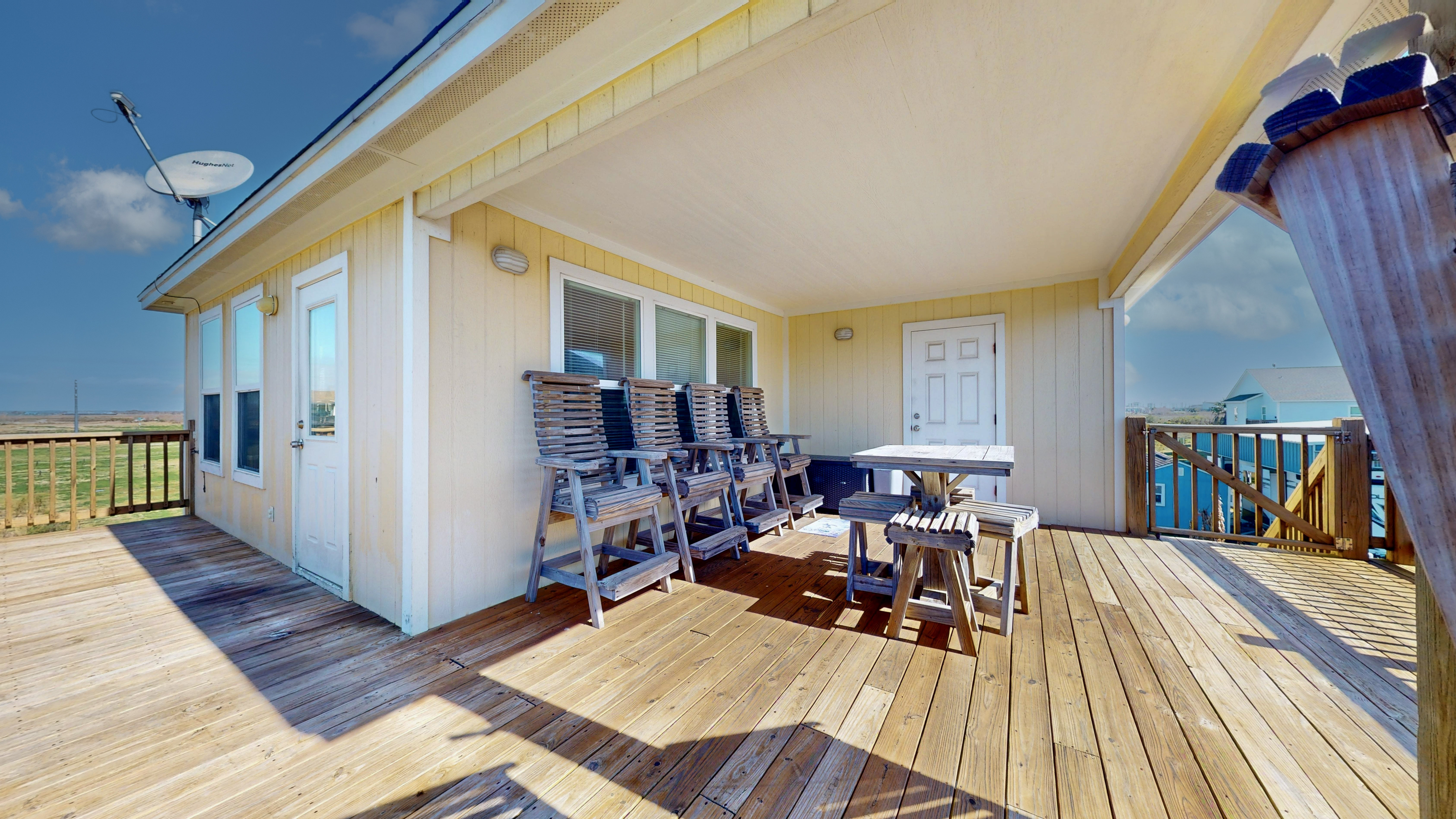 Just Lei'n Low | Photo 10