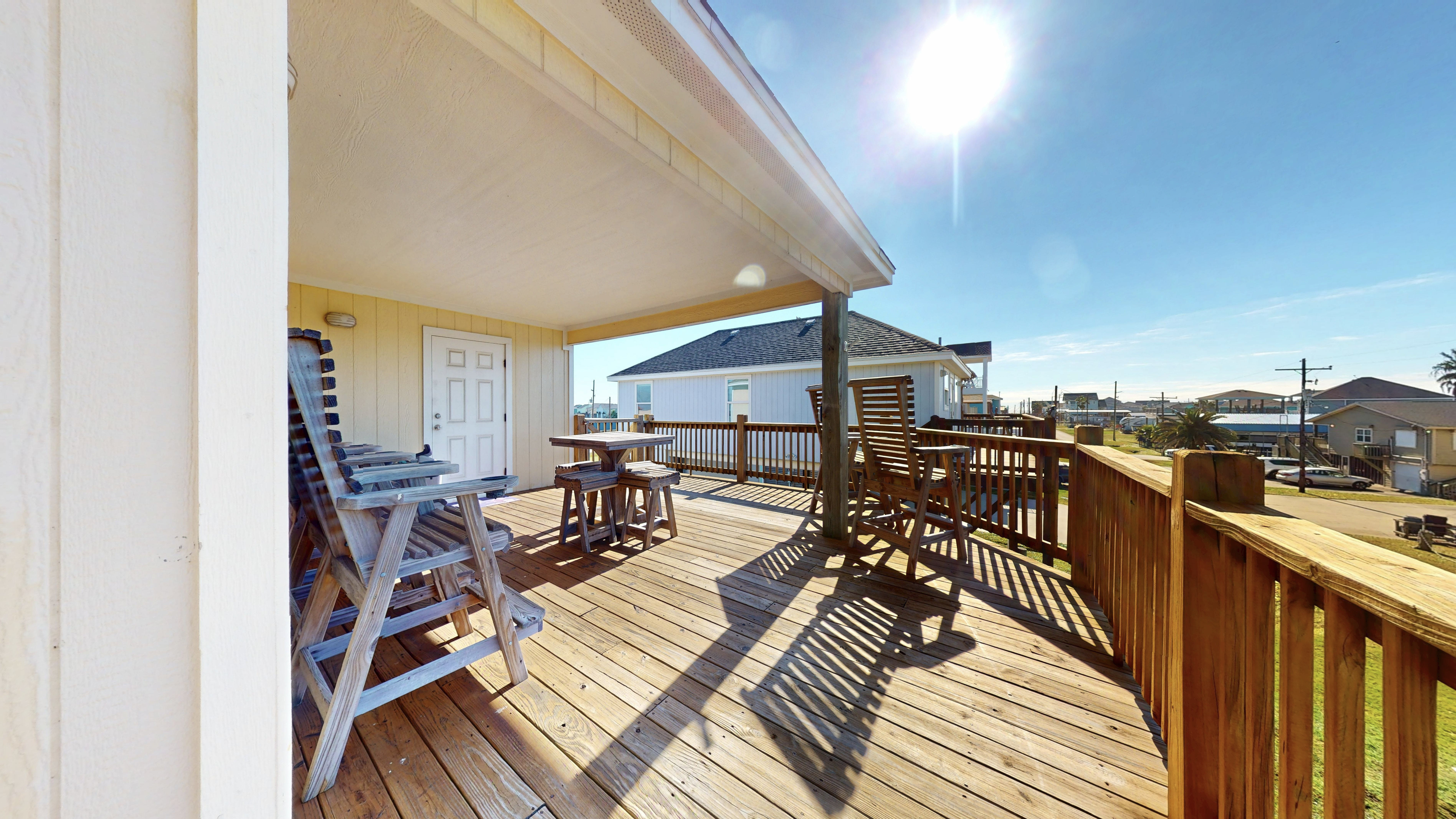 Just Lei'n Low | Photo 27