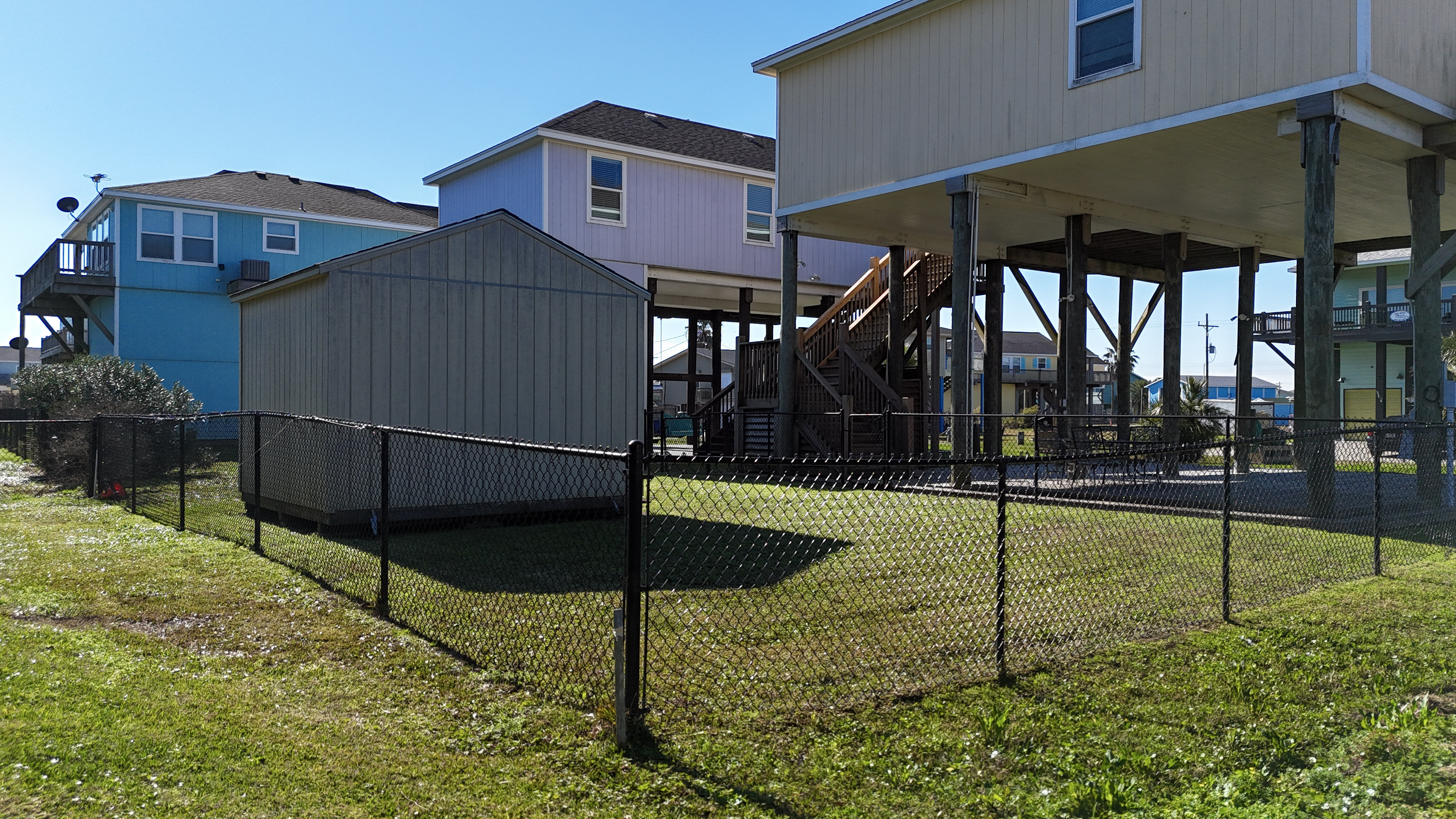 Just Lei'n Low | Photo 7