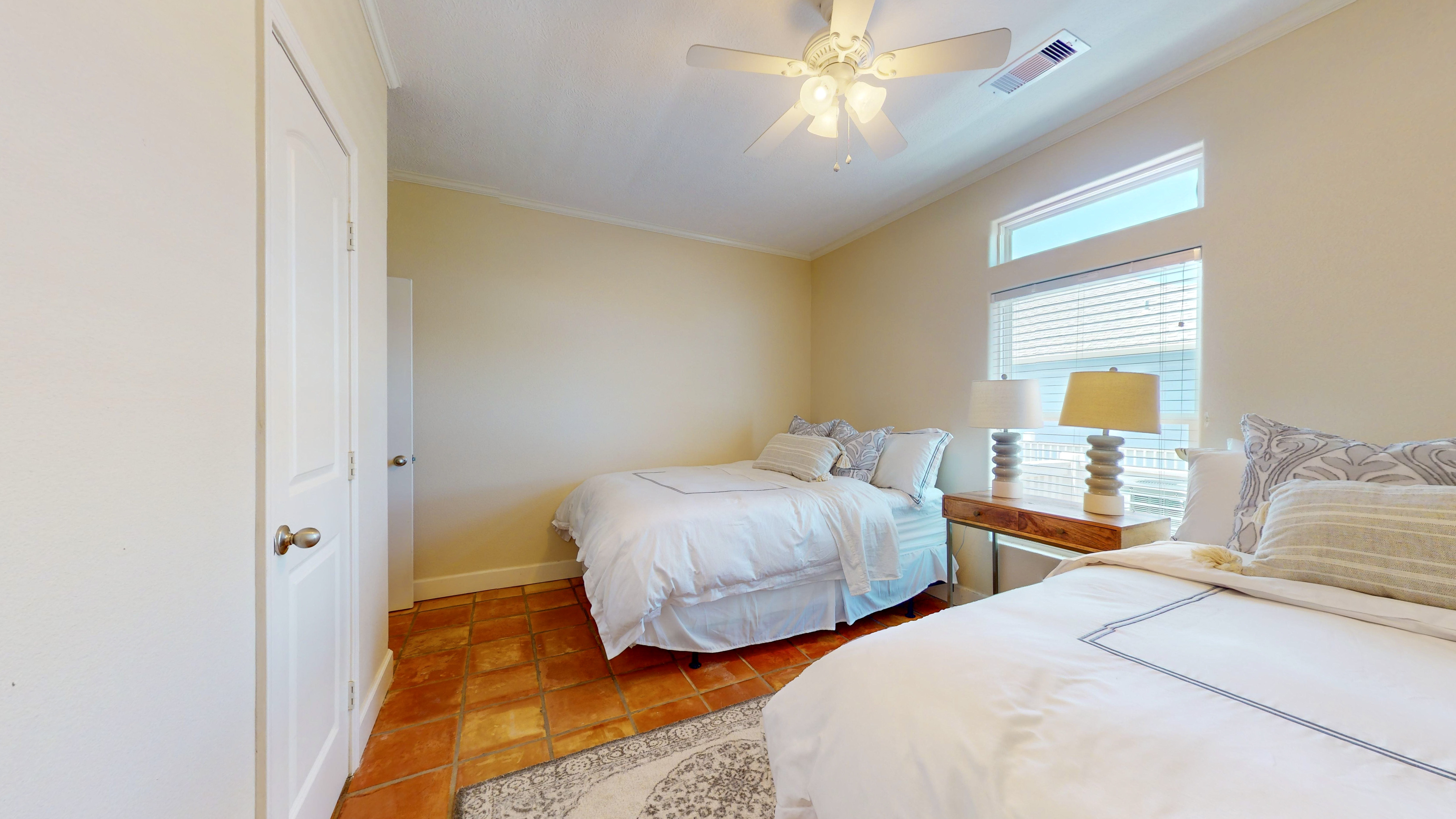 942 Kent | Photo 37