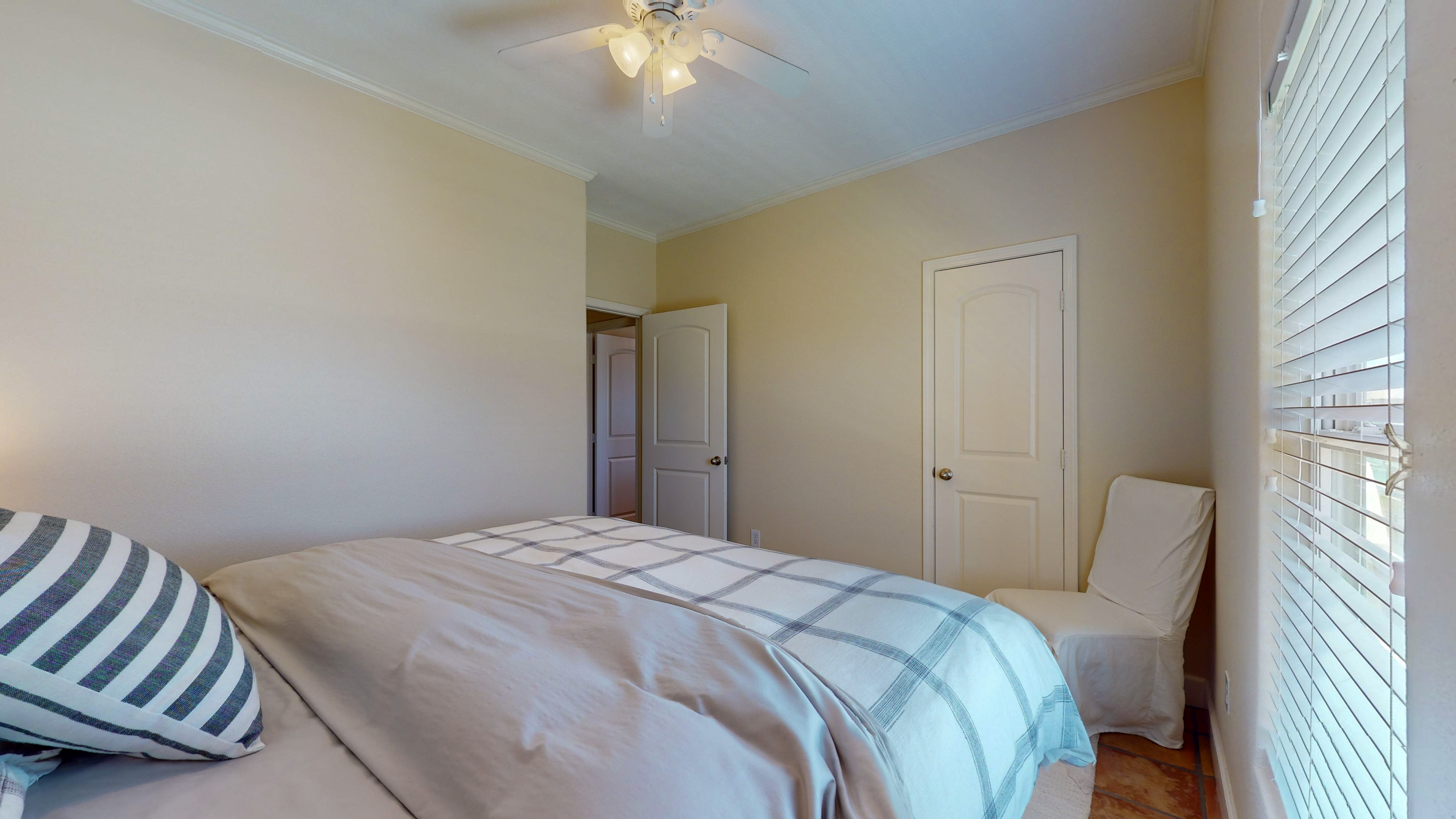 942 Kent | Photo 17