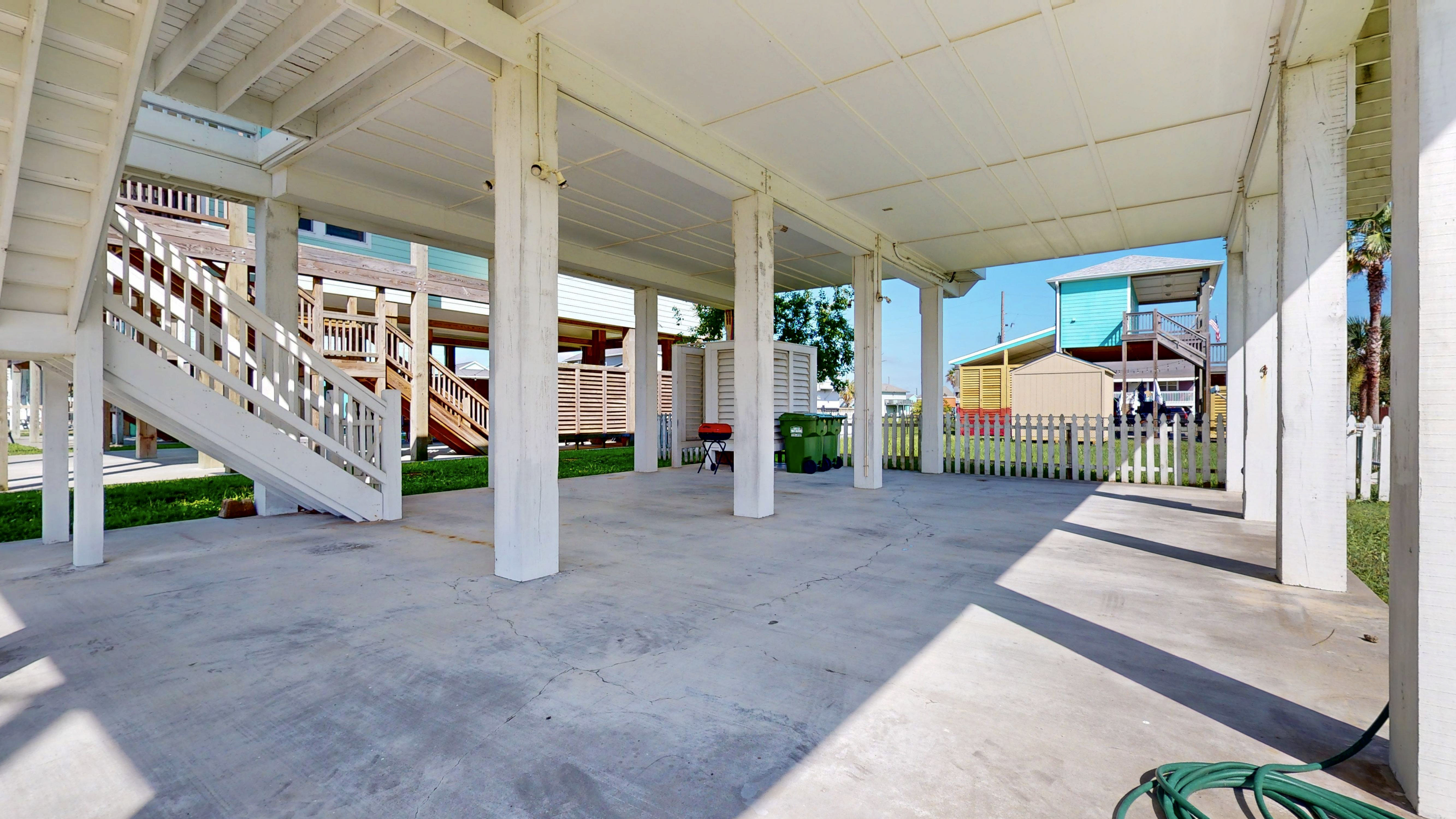 Candy's Cove | Photo 14