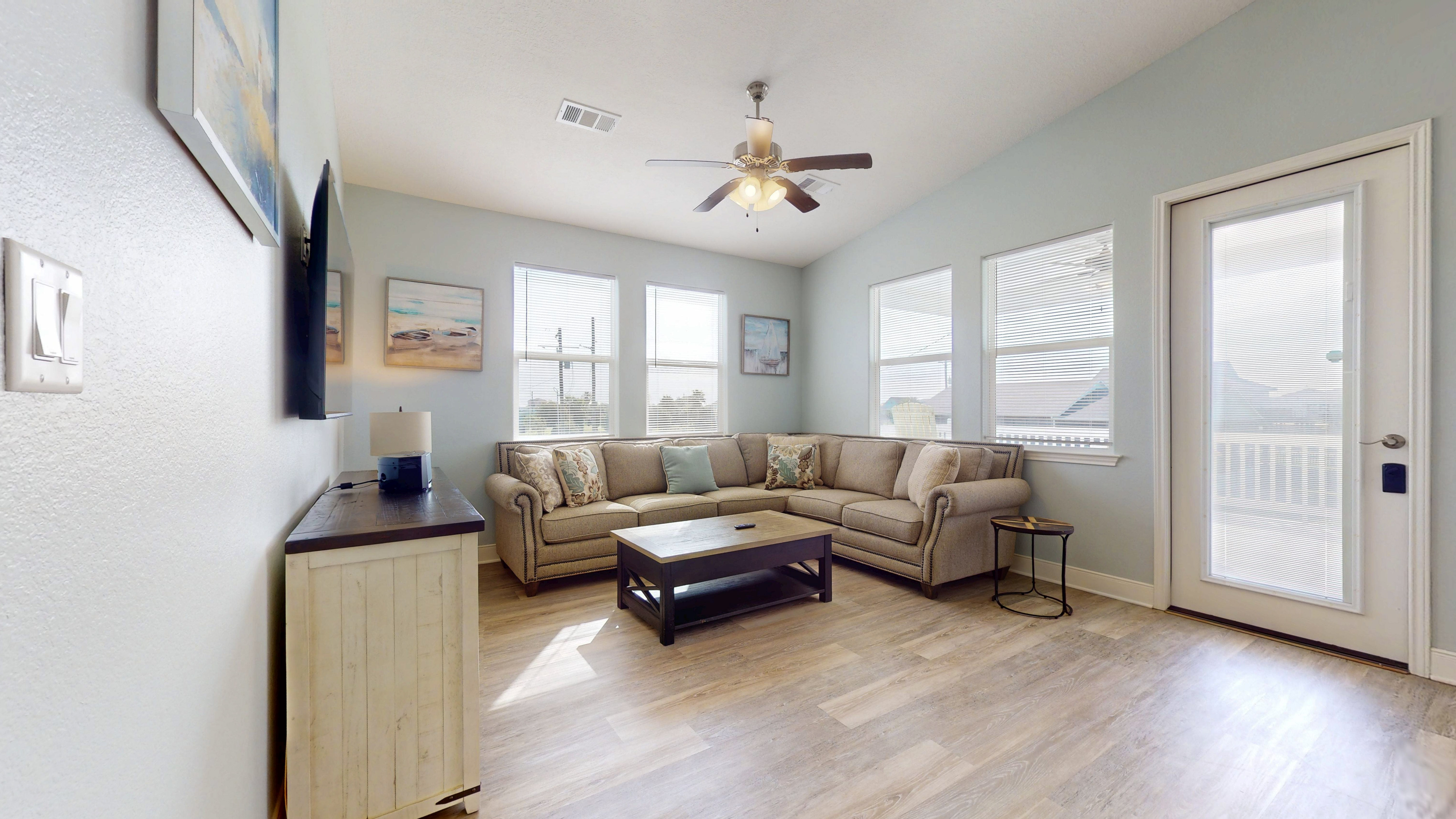 Candy's Cove | Photo 20