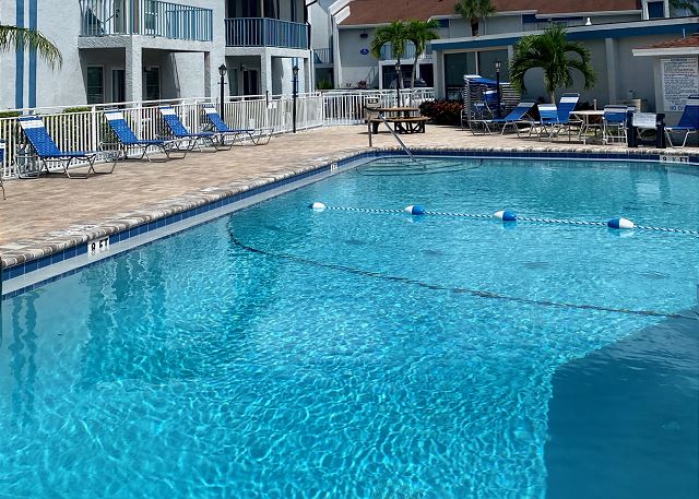Madeira Beach 2 Bedroom, 1 Bath 230 2