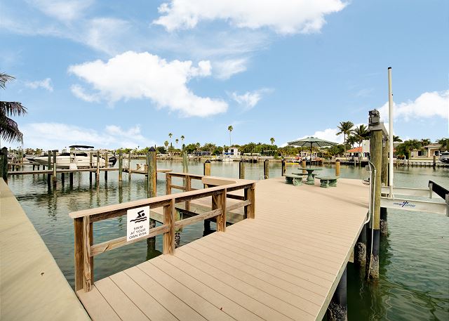 St Pete Beach Vina Del Mar Waterfront Dock Boat Slip 3/2 4