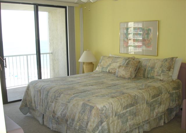 Master king bed beachfront