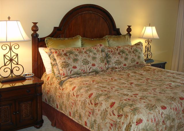 Master king bed