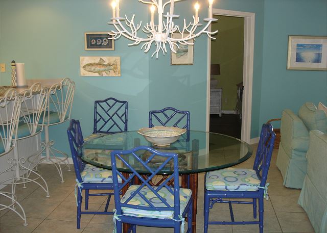 Dining seating