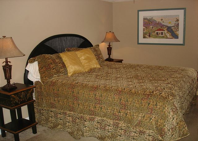 Master king bed