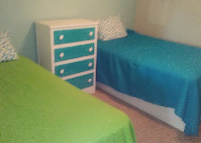Guest full and one twin bed