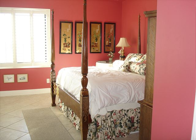 Master king bed