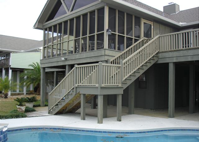 Rear screen porch