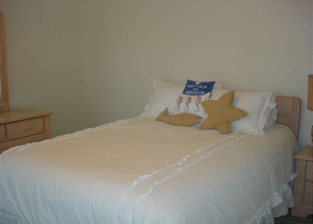 Guest queen bedding