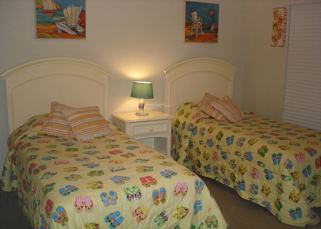 Guest room with twins