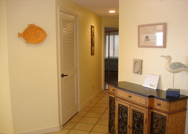 Hall to master & guest room