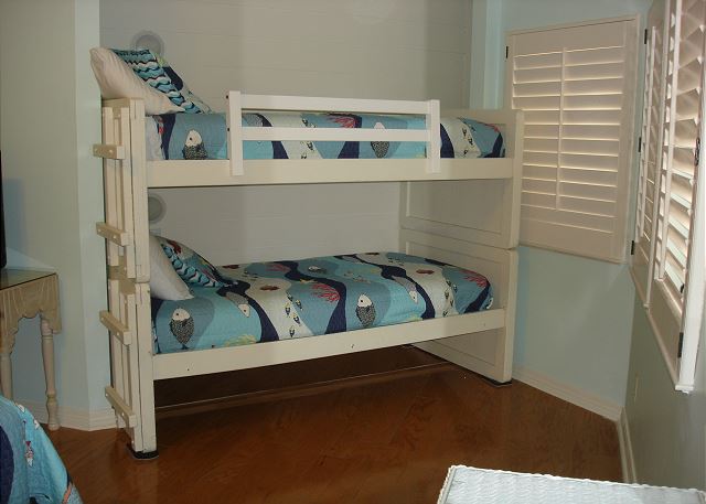 Guest room bunks