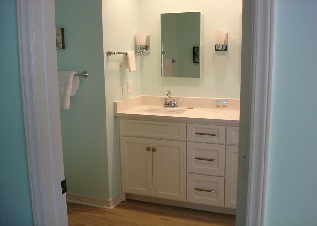 Adjoining master bath