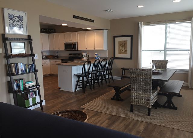 Dining toward the kitchen