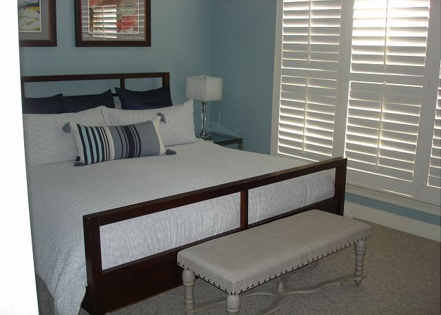 Main floor king suite