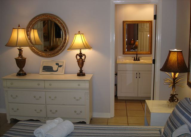 Guest adjoining bathroom