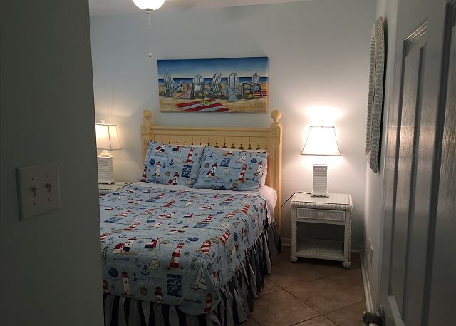 Queen guest room