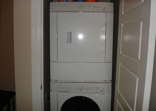Full stack washer/dryer