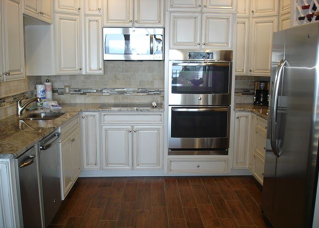Kitchen with stainless and granite