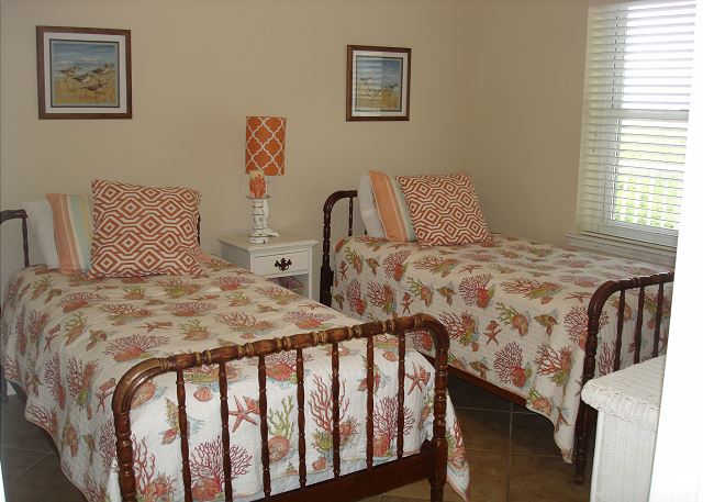 Guest room twin bedding