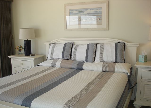 Master king bed