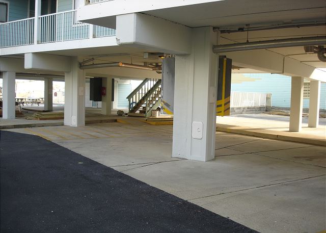 Area to the pool and beach