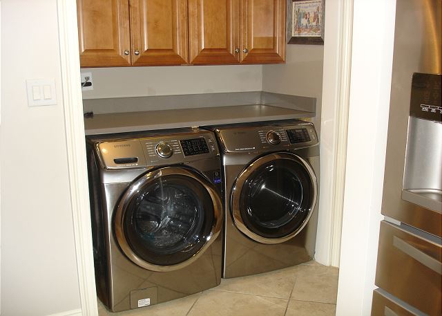Full front loader washer/dryer