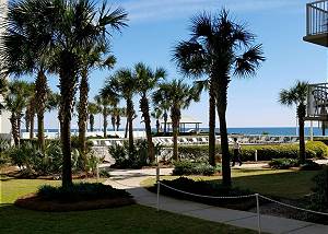 Area around one of the 2 outdoor pools-Descriptive