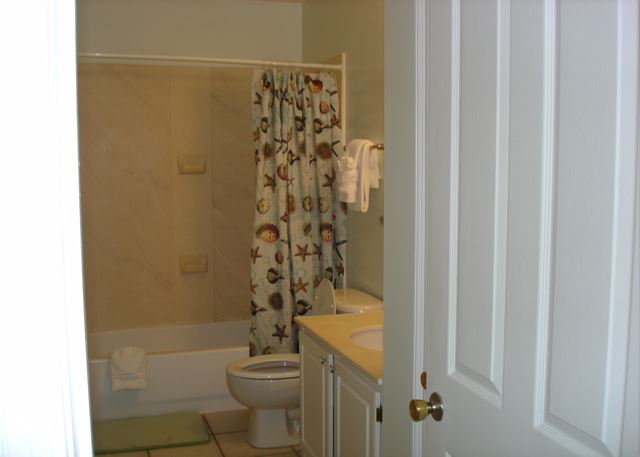 Laundry room full washer/dryer