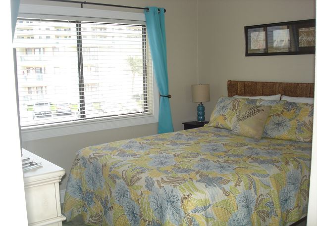 Master queen bed