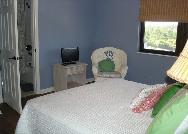 Guest room tv