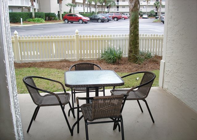Patio table w/chairs