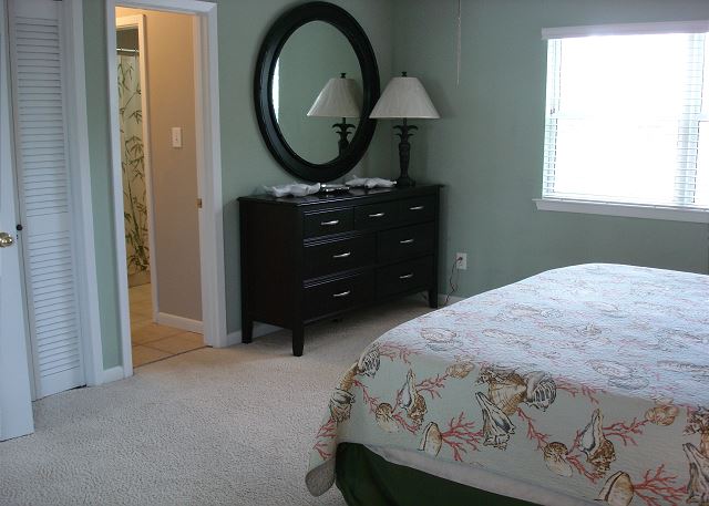 Door to adjoining bath tub/shower