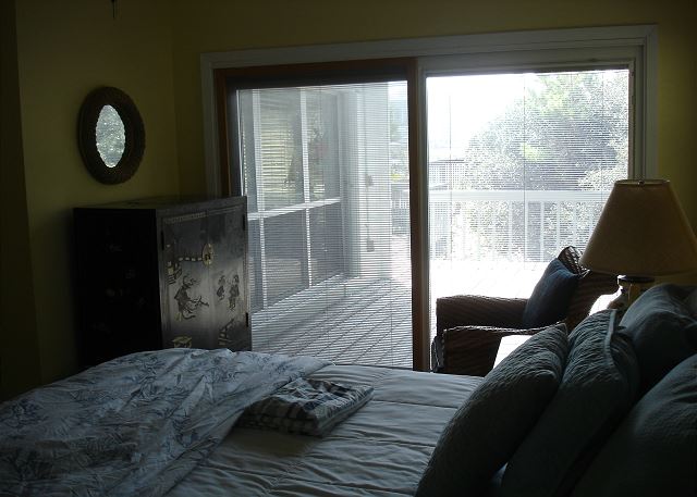 Sliding door to the deck