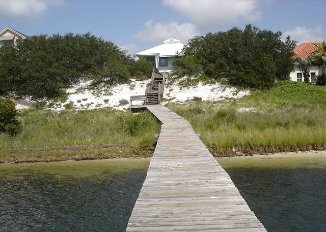 house on ole river