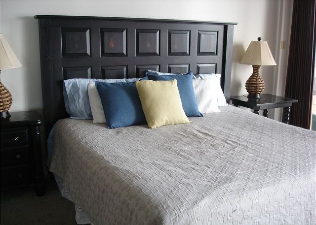 Master king bed