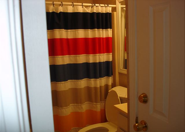 Bathroom tub/shower