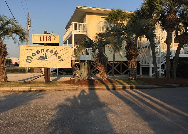 1118 W. Beach Blvd