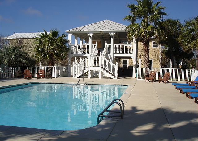 Community pool