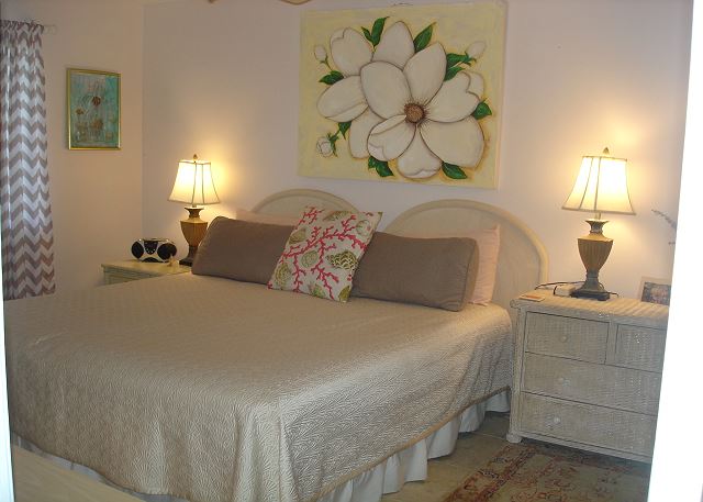 Master king bed