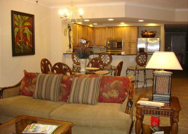 Looking toward kitchen