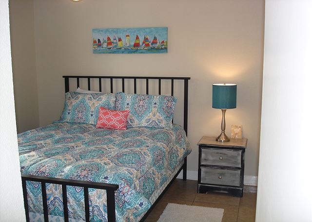 Queen guest room