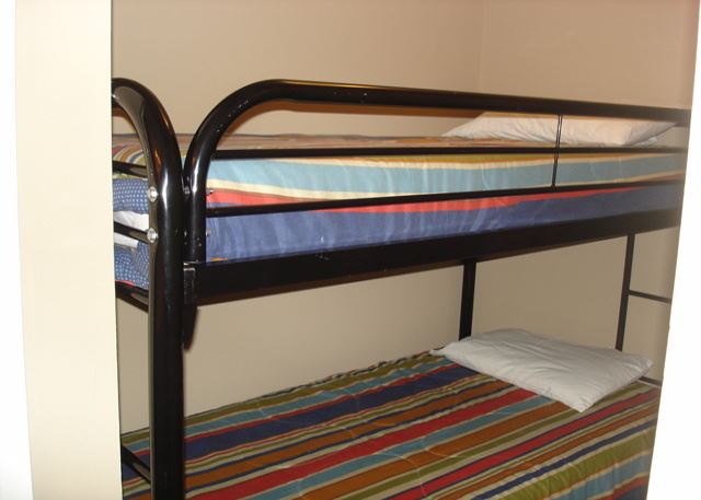 Bunkbed in small room