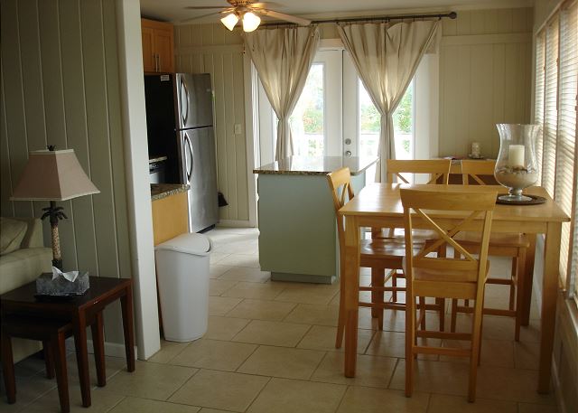 Kitchen eating area